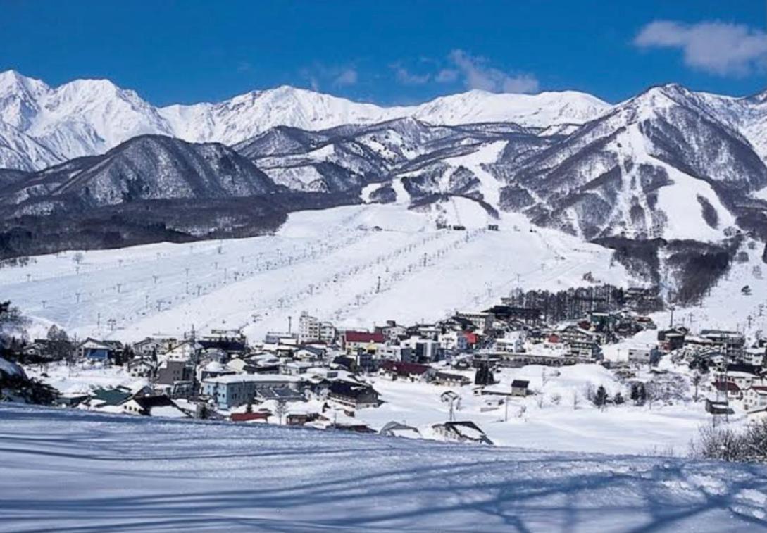 Sunshine Hakuba Ski-To-Door Екстер'єр фото