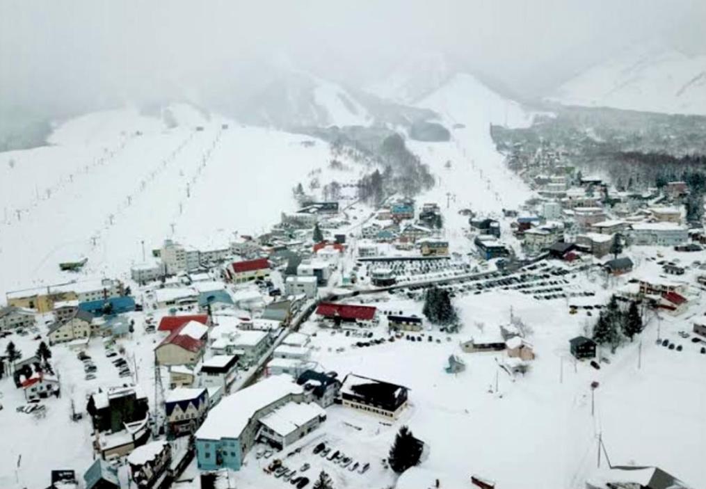 Sunshine Hakuba Ski-To-Door Екстер'єр фото